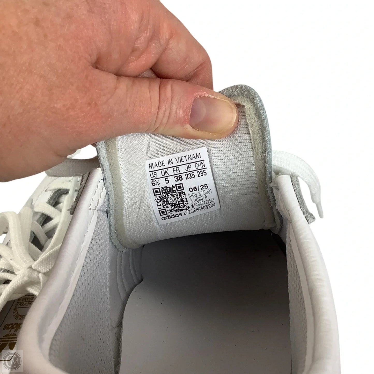 Shoes Flats By Adidas In White, Size: 6.5