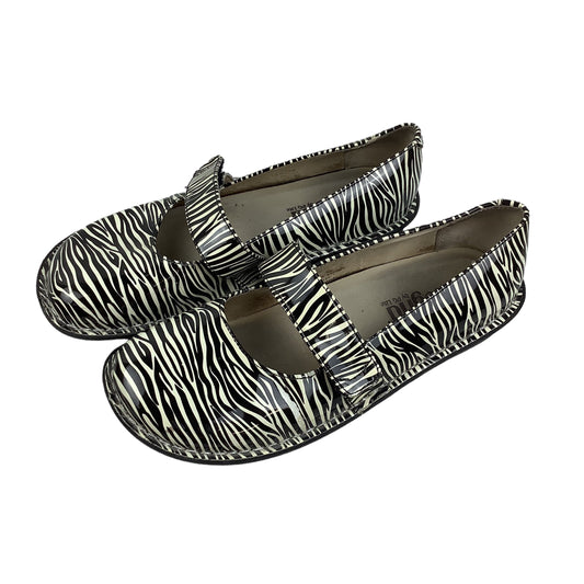 Zebra Print Shoes Flats Alegria, Size 7.5 (38)