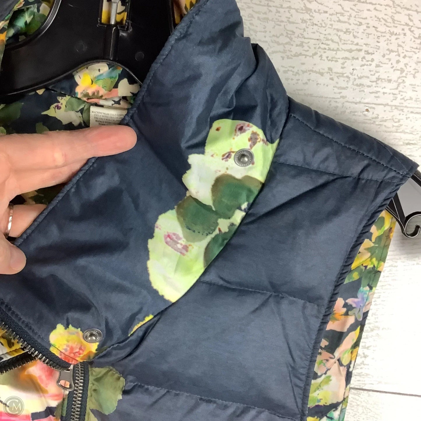 Vest Puffer & Quilted By Clothes Mentor In Floral Print, Size: S