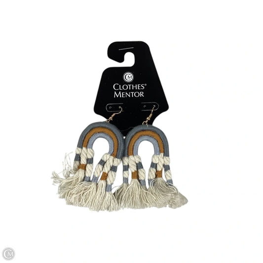 Earrings Dangle/drop By Clothes Mentor