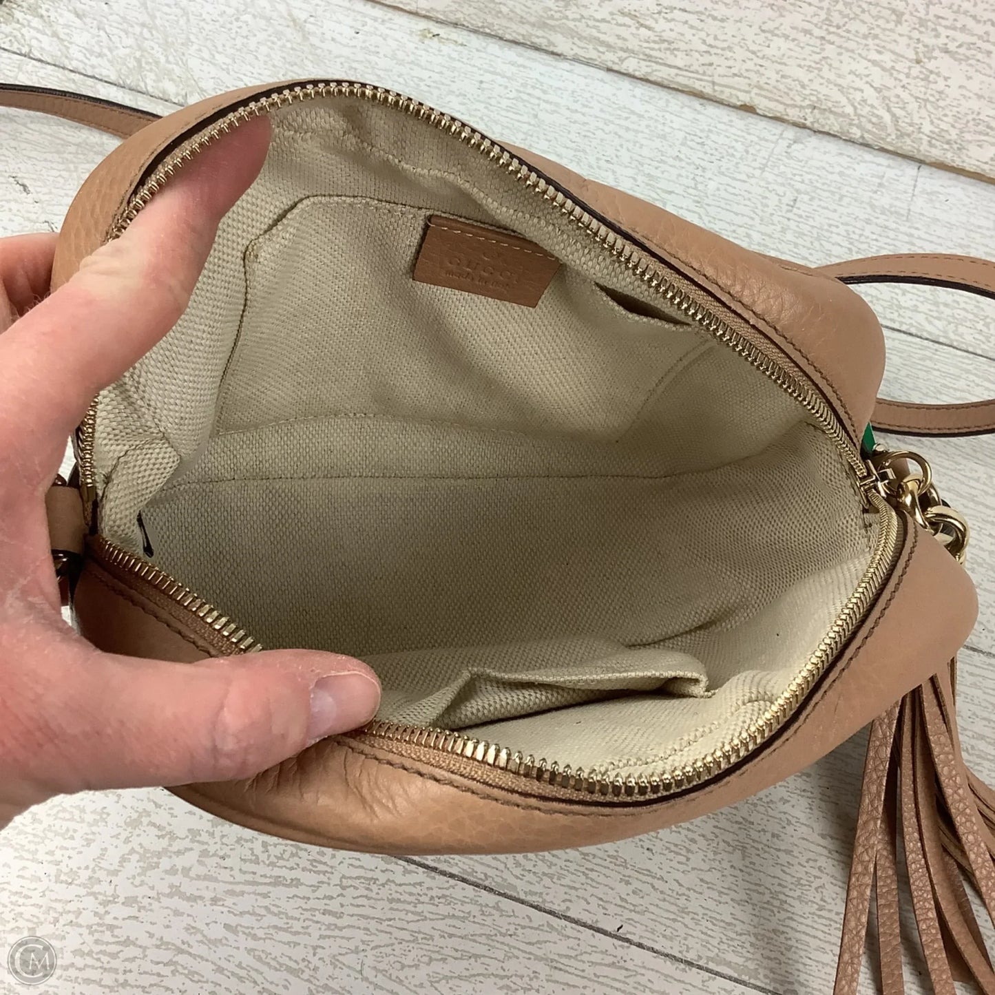 Crossbody Luxury Designer By Gucci, Size: Medium