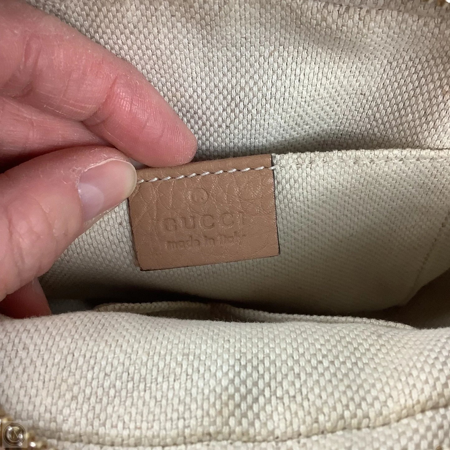 Crossbody Luxury Designer By Gucci, Size: Medium