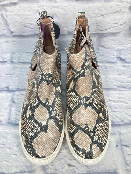 Snakeskin Print Boots Ankle Flats Steve Madden, Size 9