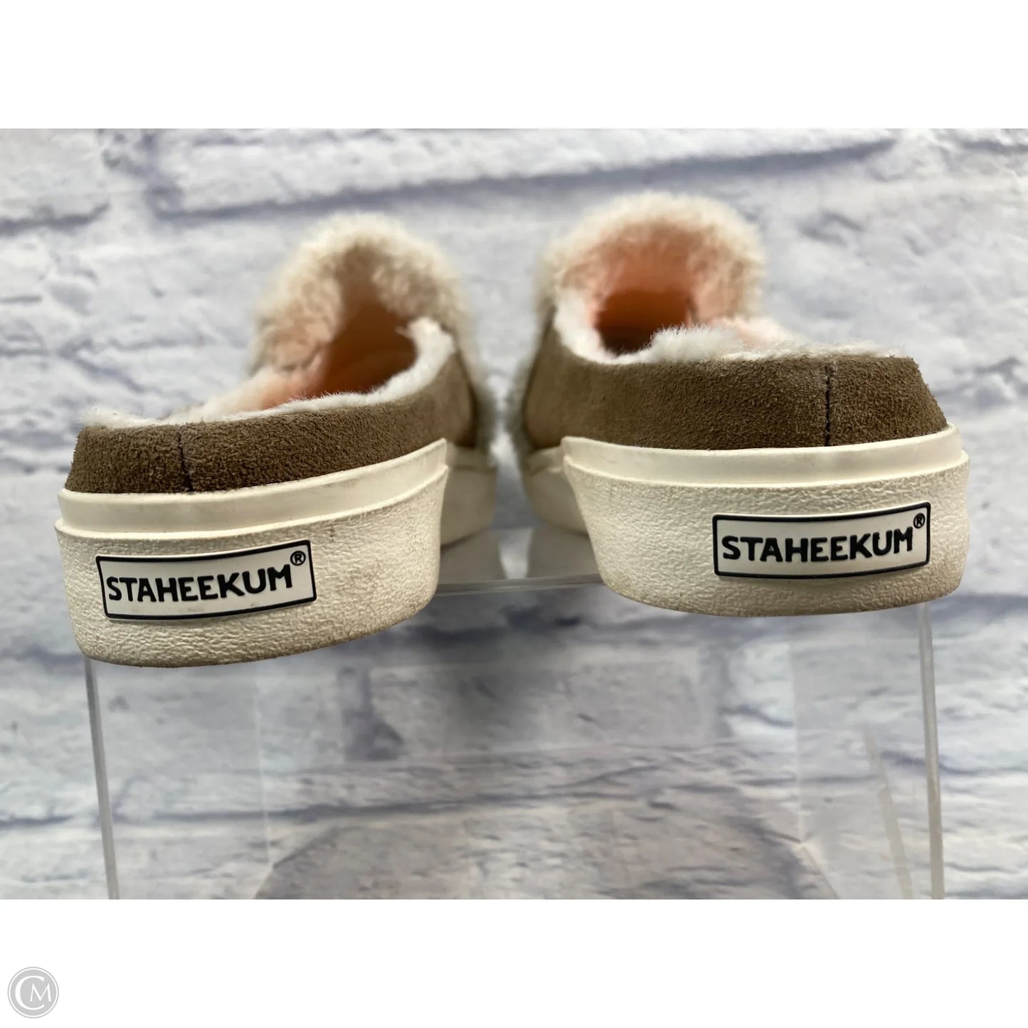 Shoes Sneakers By Clothes Mentor In Grey, Size: 7