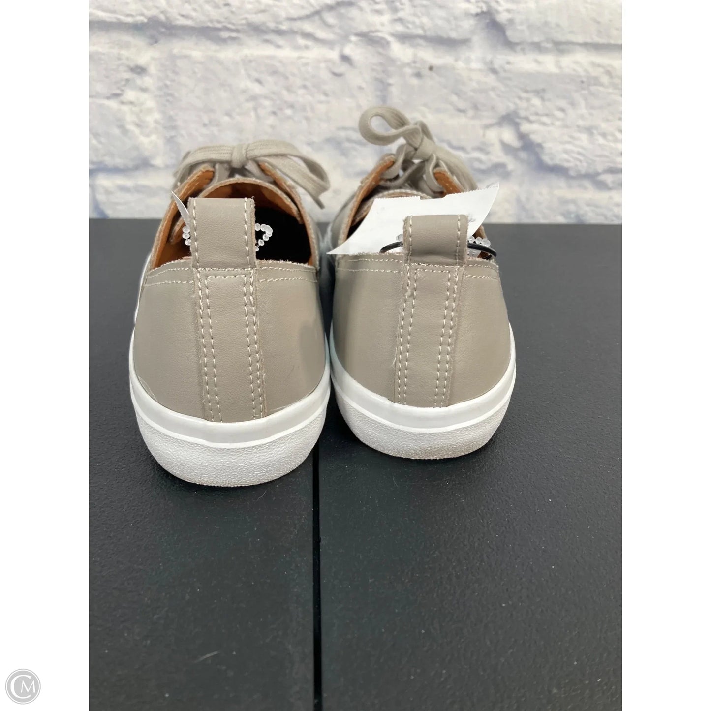 Shoes Sneakers By Lucky Brand In Grey, Size: 7.5