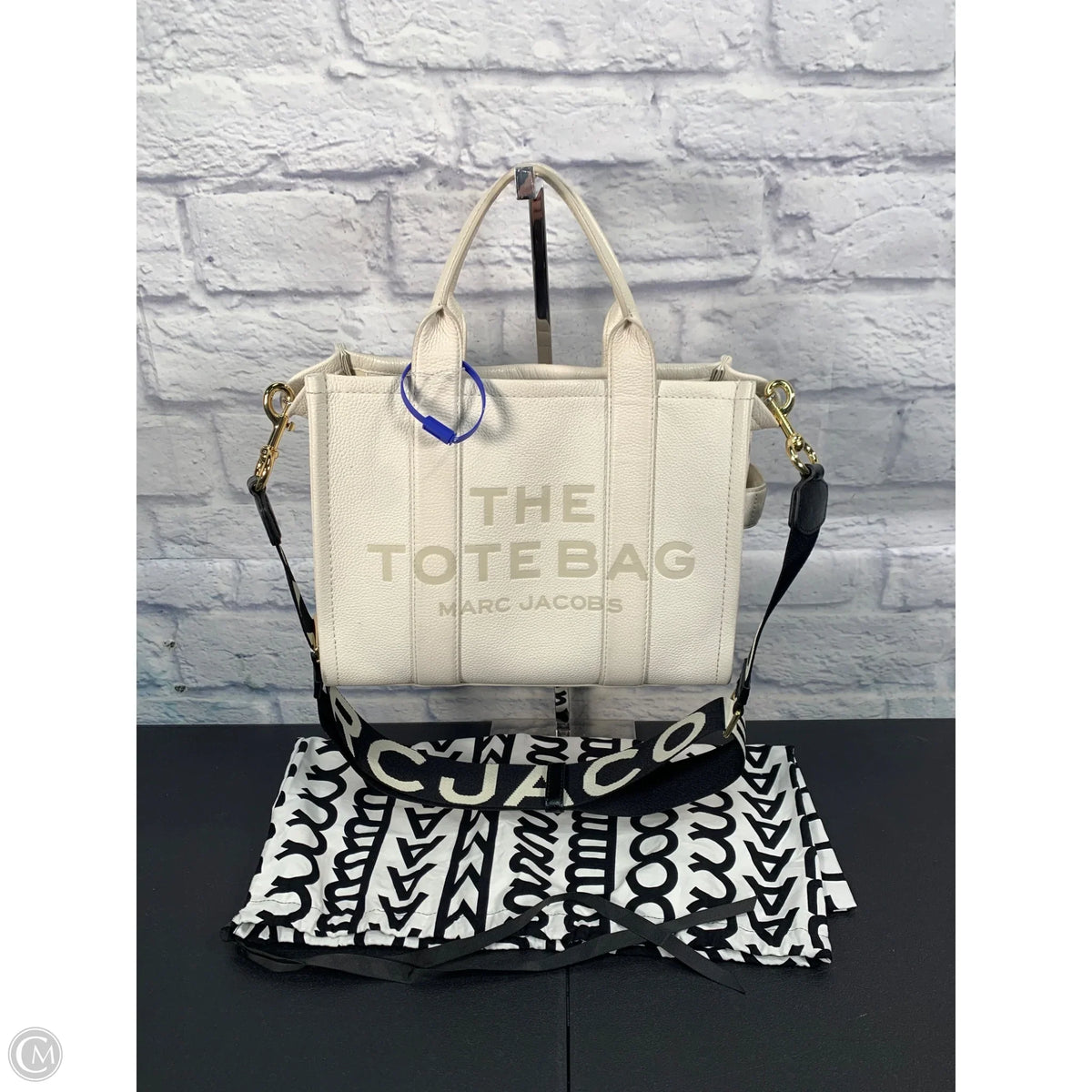 Handbag Luxury Designer By Marc Jacobs, Size: Medium