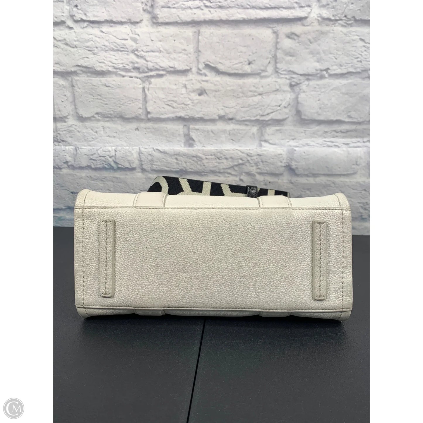 Handbag Luxury Designer By Marc Jacobs, Size: Medium