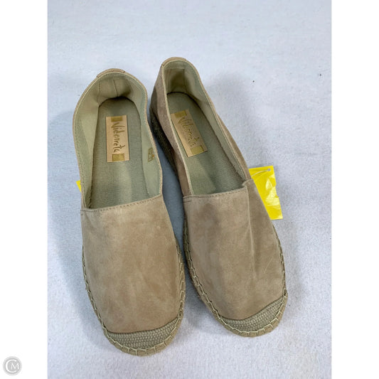 Shoes Flats By Clothes Mentor In Tan, Size: 9