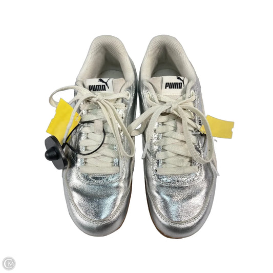 Shoes Sneakers By Puma In Silver, Size: 7