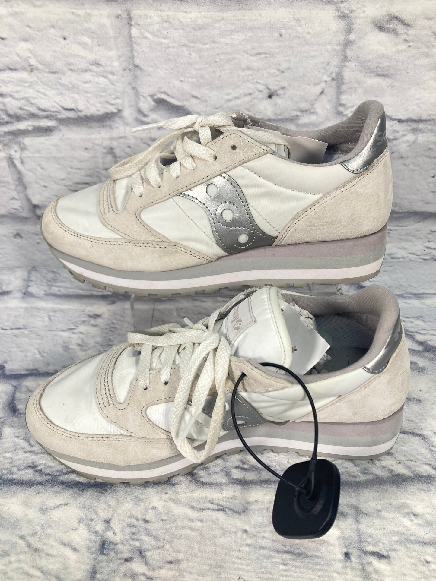 Cream Shoes Athletic Saucony, Size 7.5