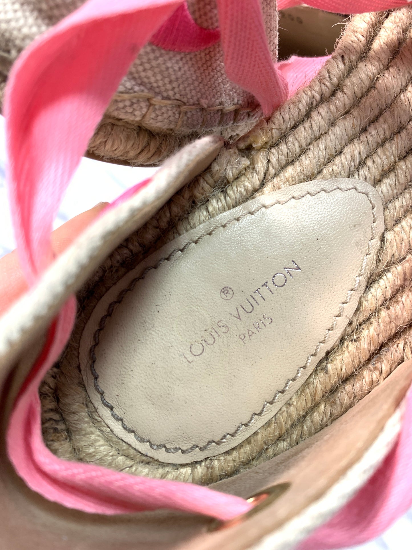 Shoes Luxury Designer By Louis Vuitton In Pink & Tan, Size: 7.5