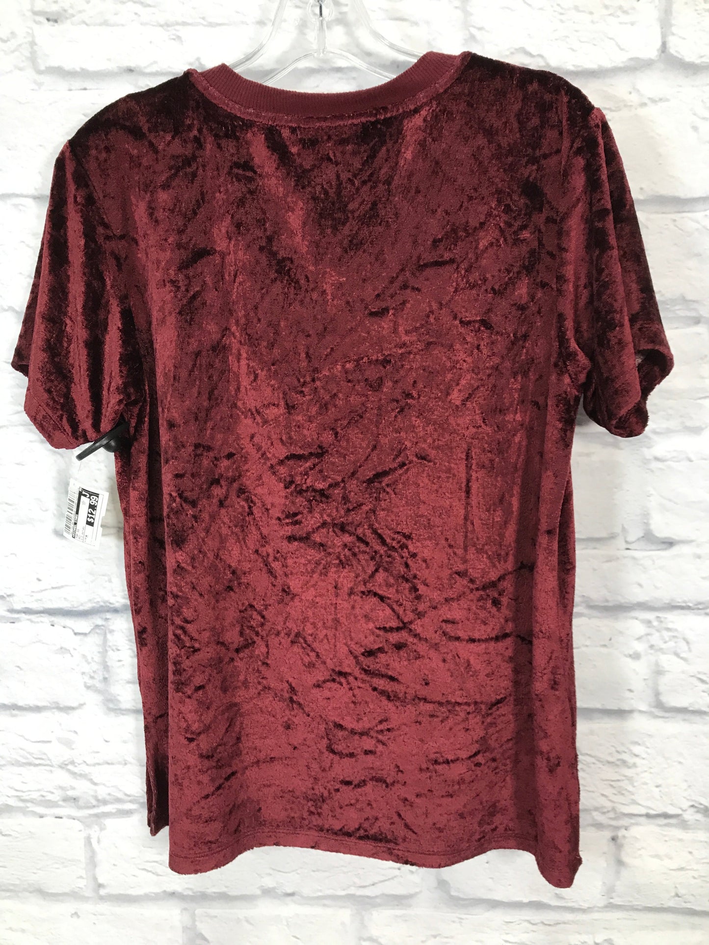 Top Short Sleeve By Michael Stars In Red, Size: M