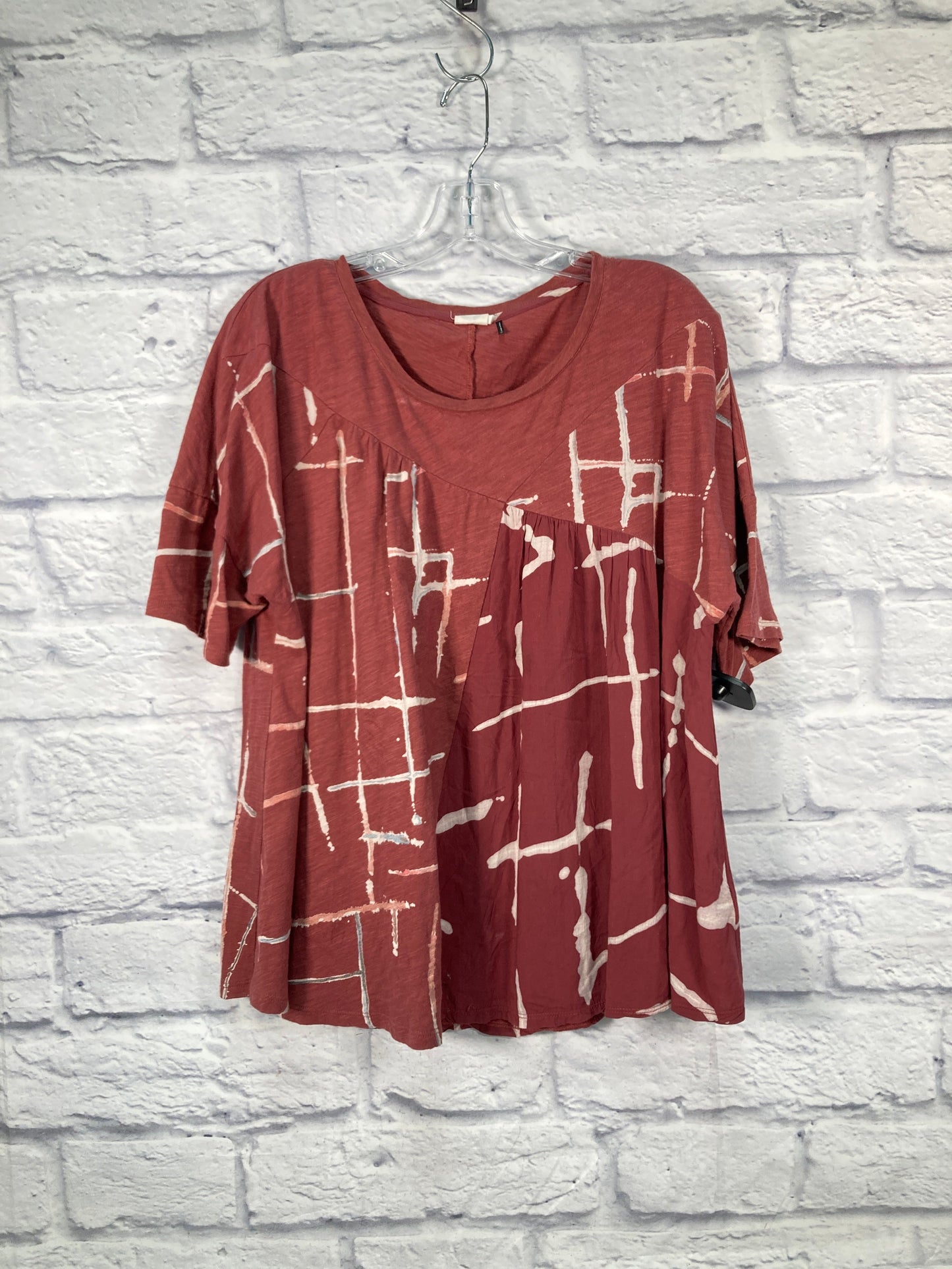 Top Short Sleeve By Akemi And Kin In Red & White, Size: M