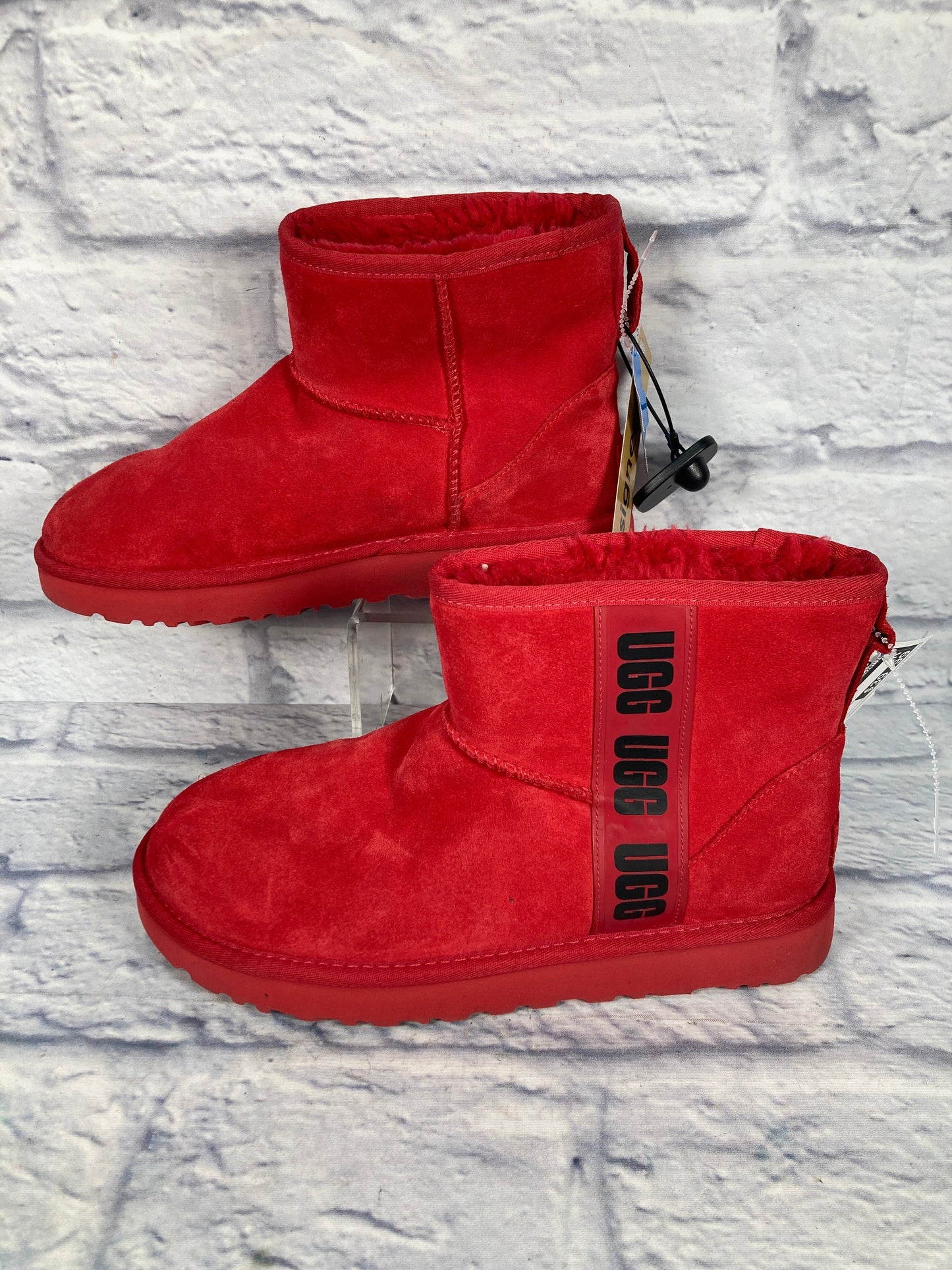 Boots Designer By Ugg In Red, Size: 9