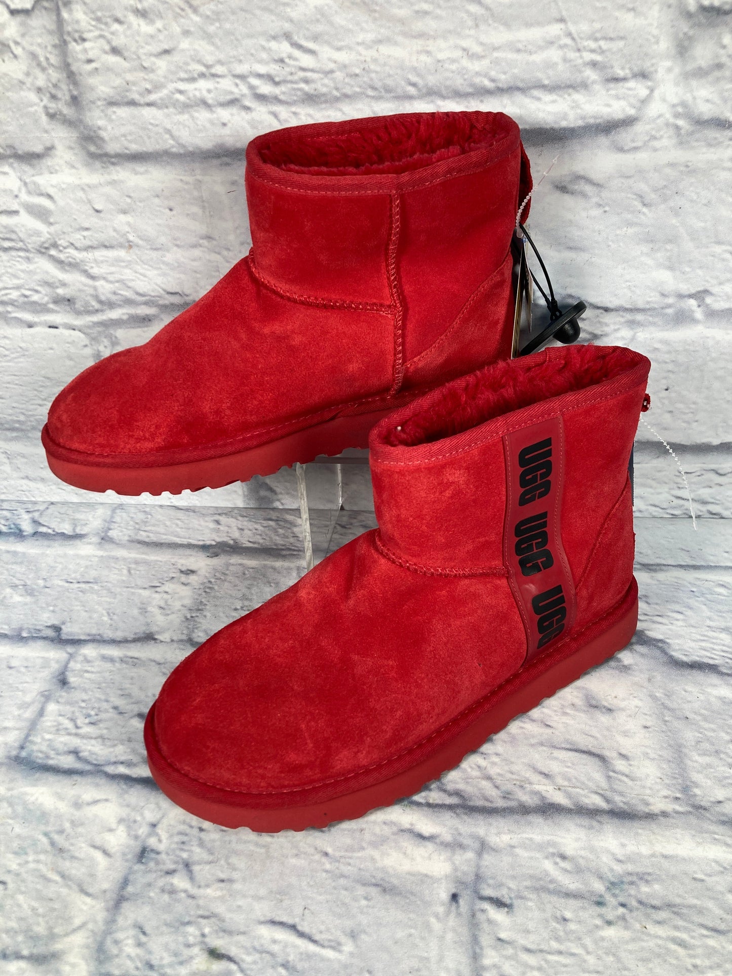 Boots Designer By Ugg In Red, Size: 9