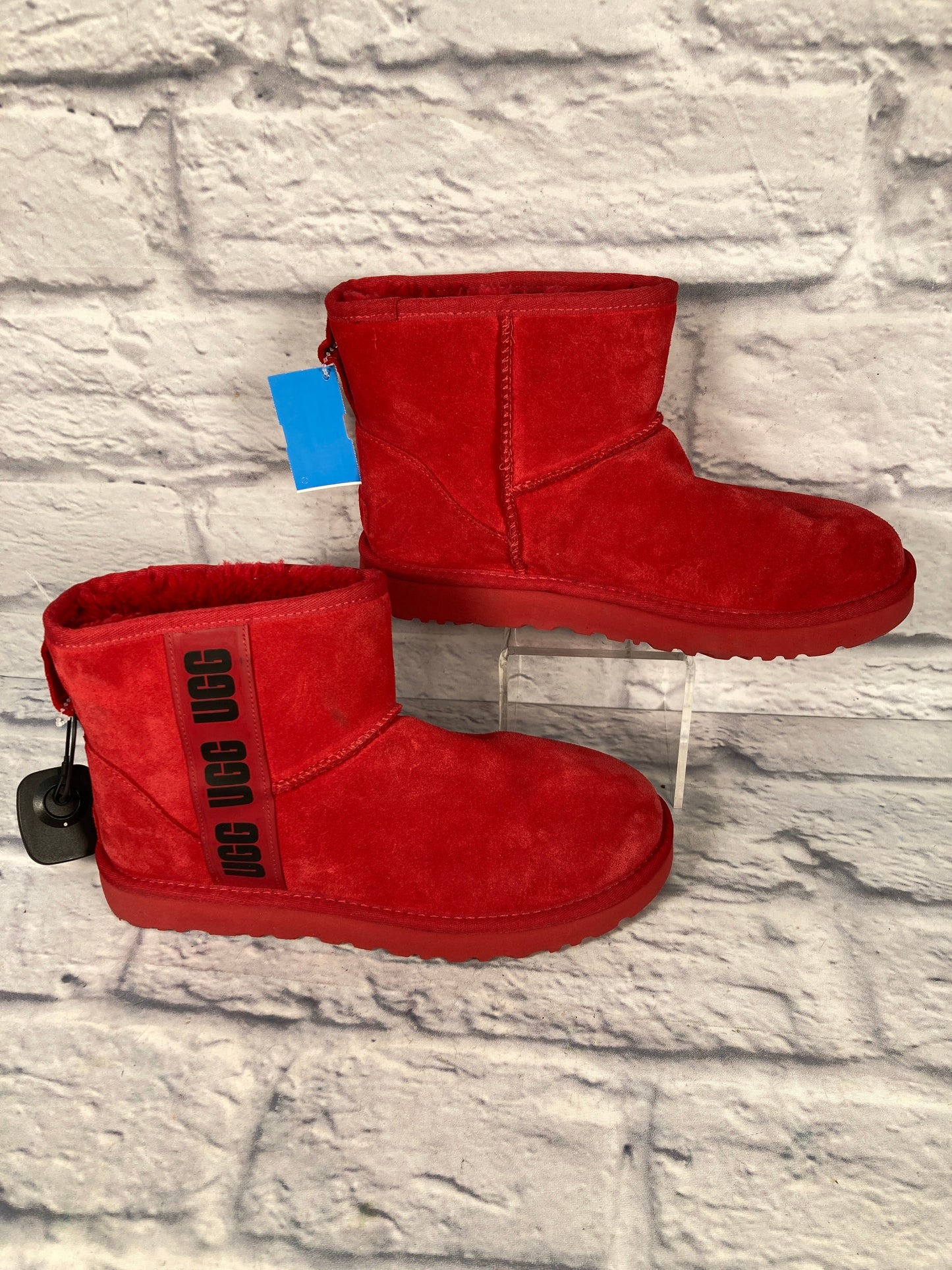 Boots Designer By Ugg In Red, Size: 9