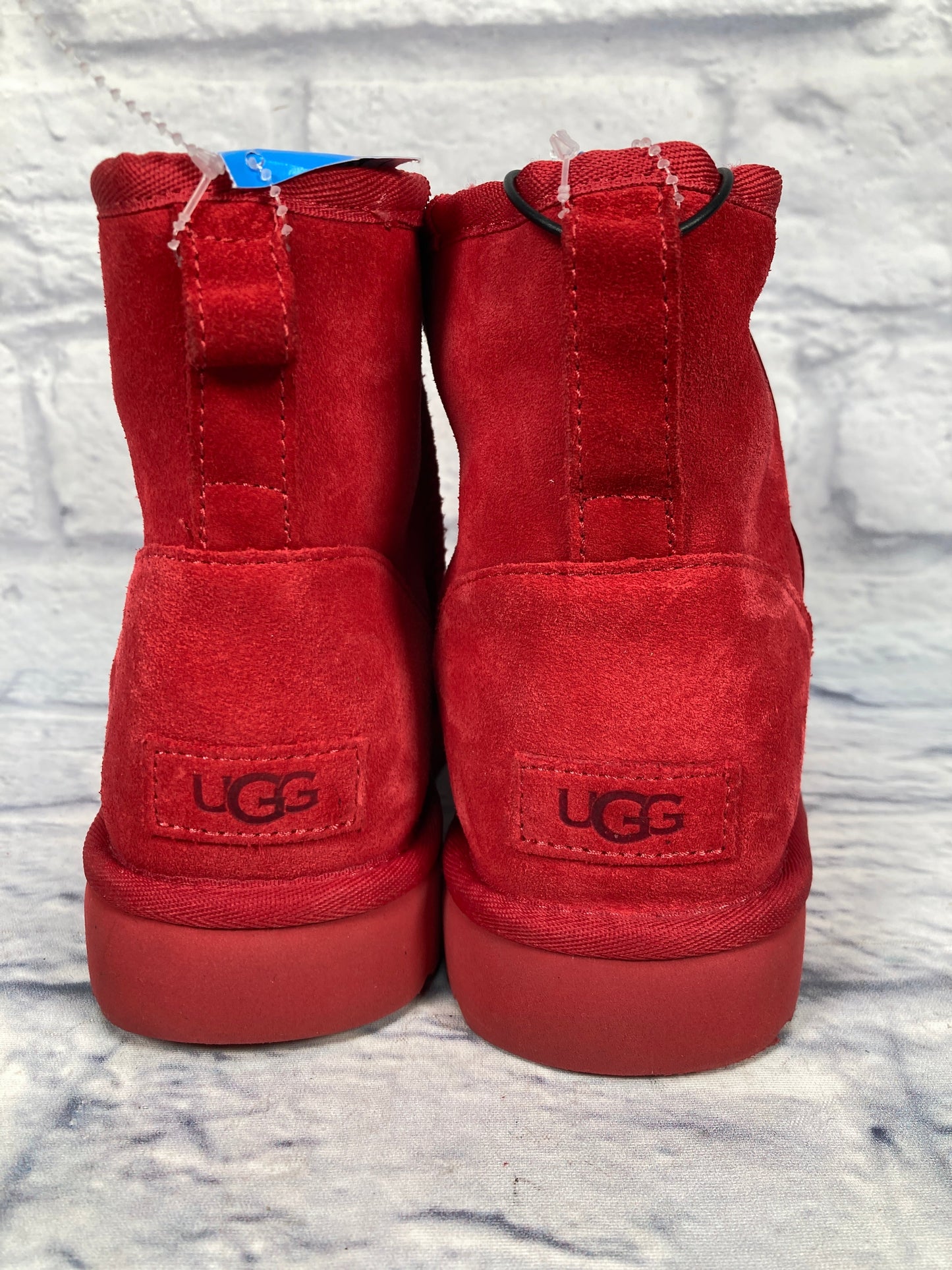 Boots Designer By Ugg In Red, Size: 9