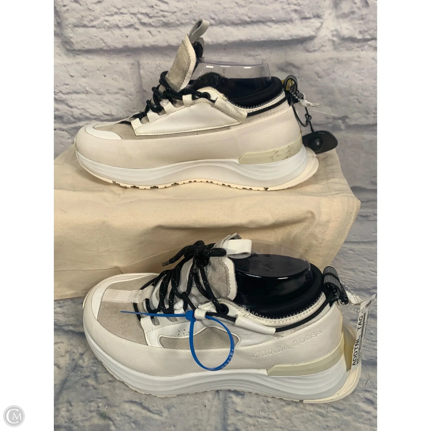 Shoes Luxury Designer By Canada Goose In Cream, Size: 6.5