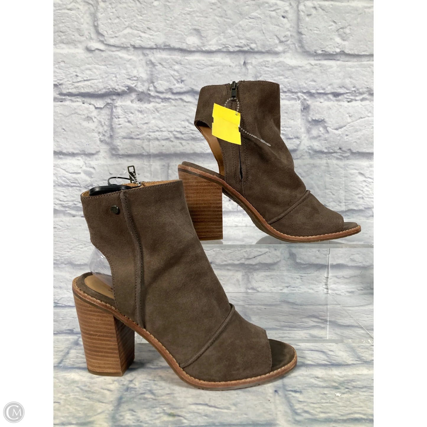 Boots Designer By Ugg In Taupe, Size: 9