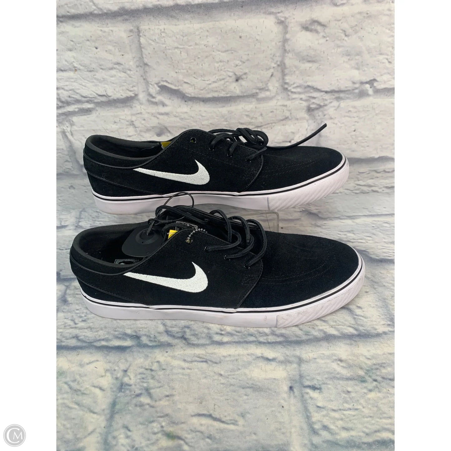 Shoes Sneakers By Nike In Black & White, Size: 10.5