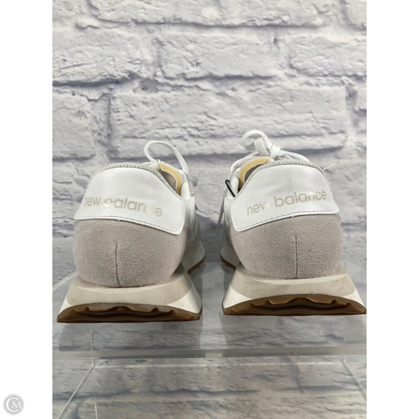 Shoes Sneakers By New Balance In Grey & White, Size: 10