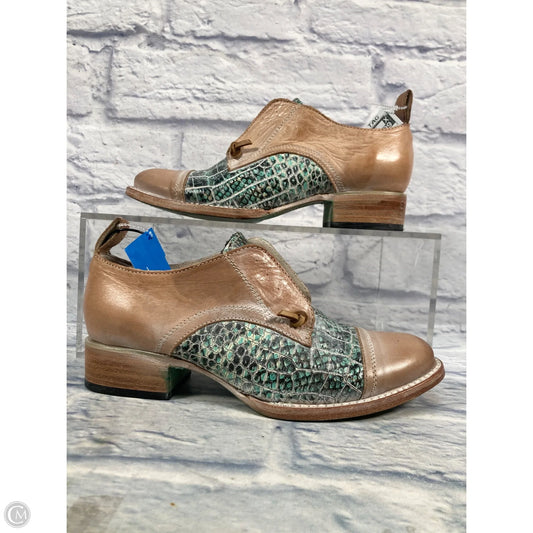 Shoes Heels Block By Freebird In Green & Tan, Size: 8