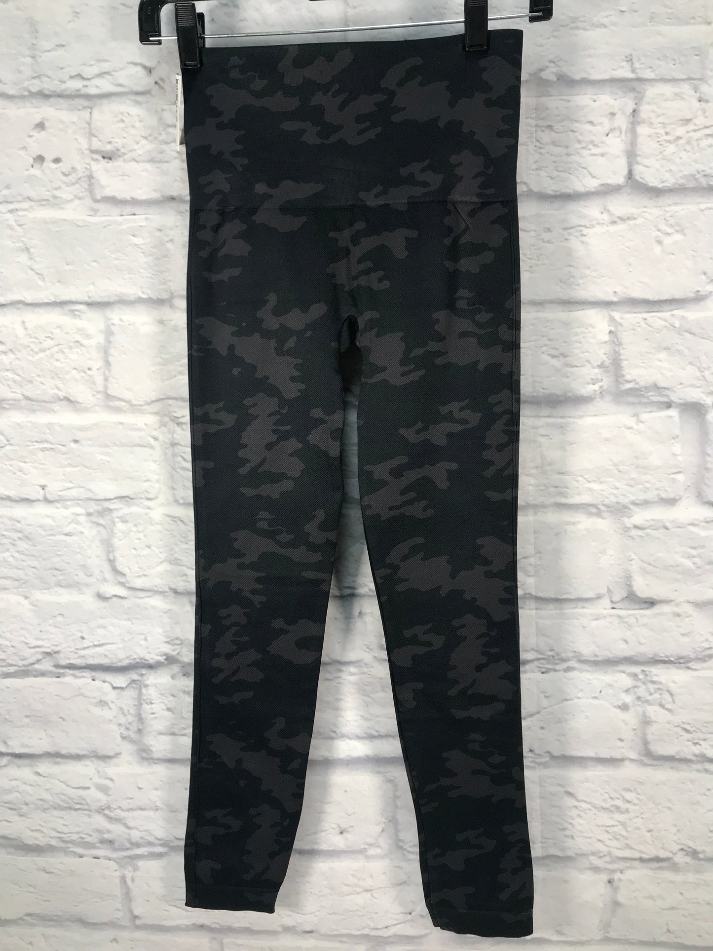 Pants Leggings By Spanx In Camouflage Print, Size: 8