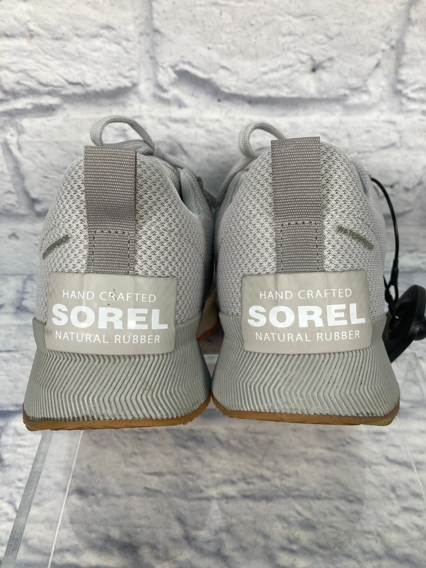 Shoes Athletic By Sorel In Grey, Size: 8.5