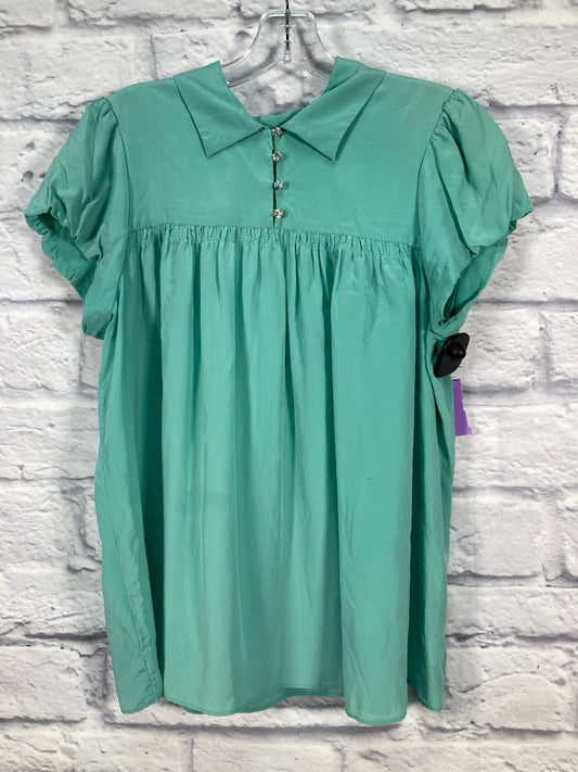 Green Top Short Sleeve Clothes Mentor, Size M