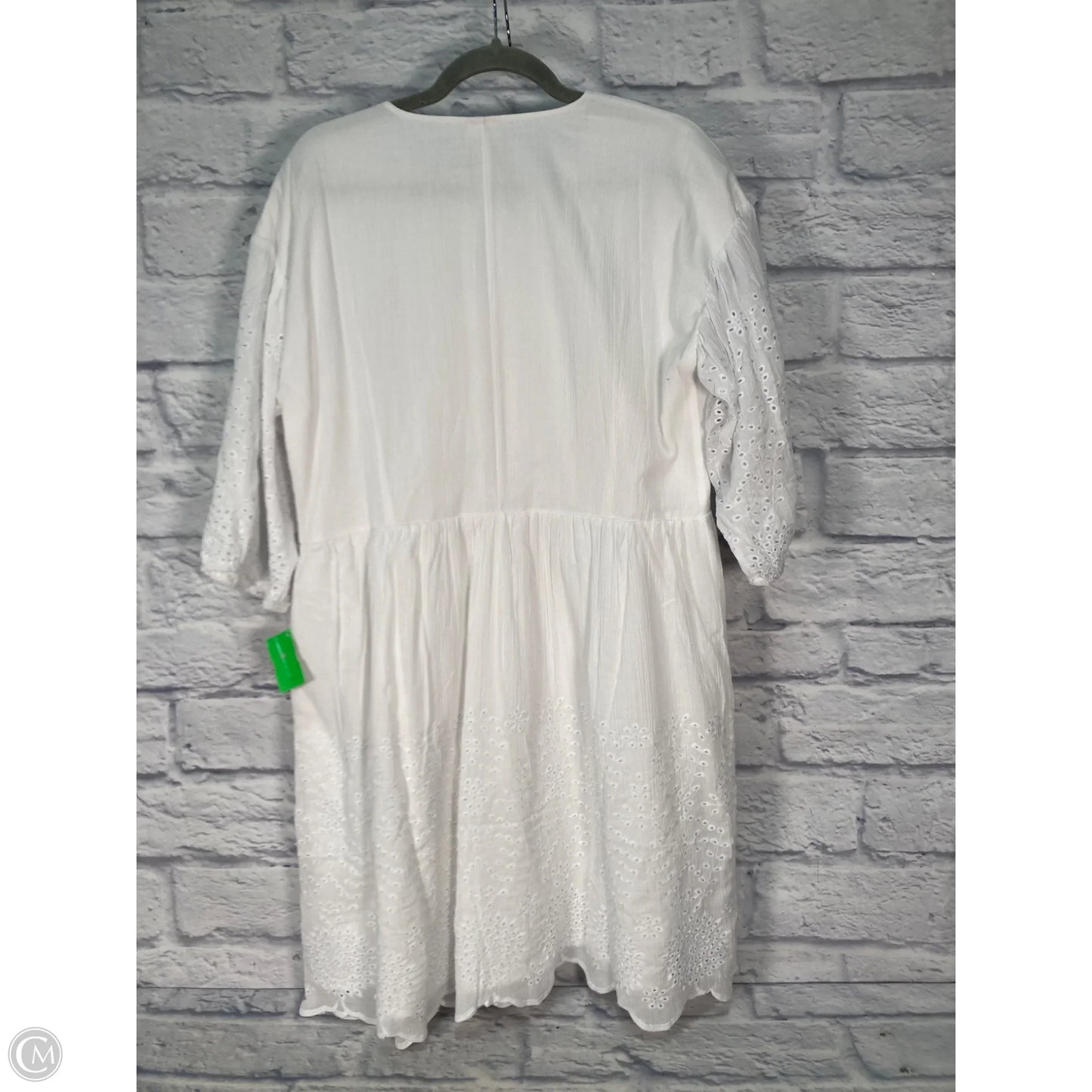 Dress Casual Short By Good Hart In White, Size: L
