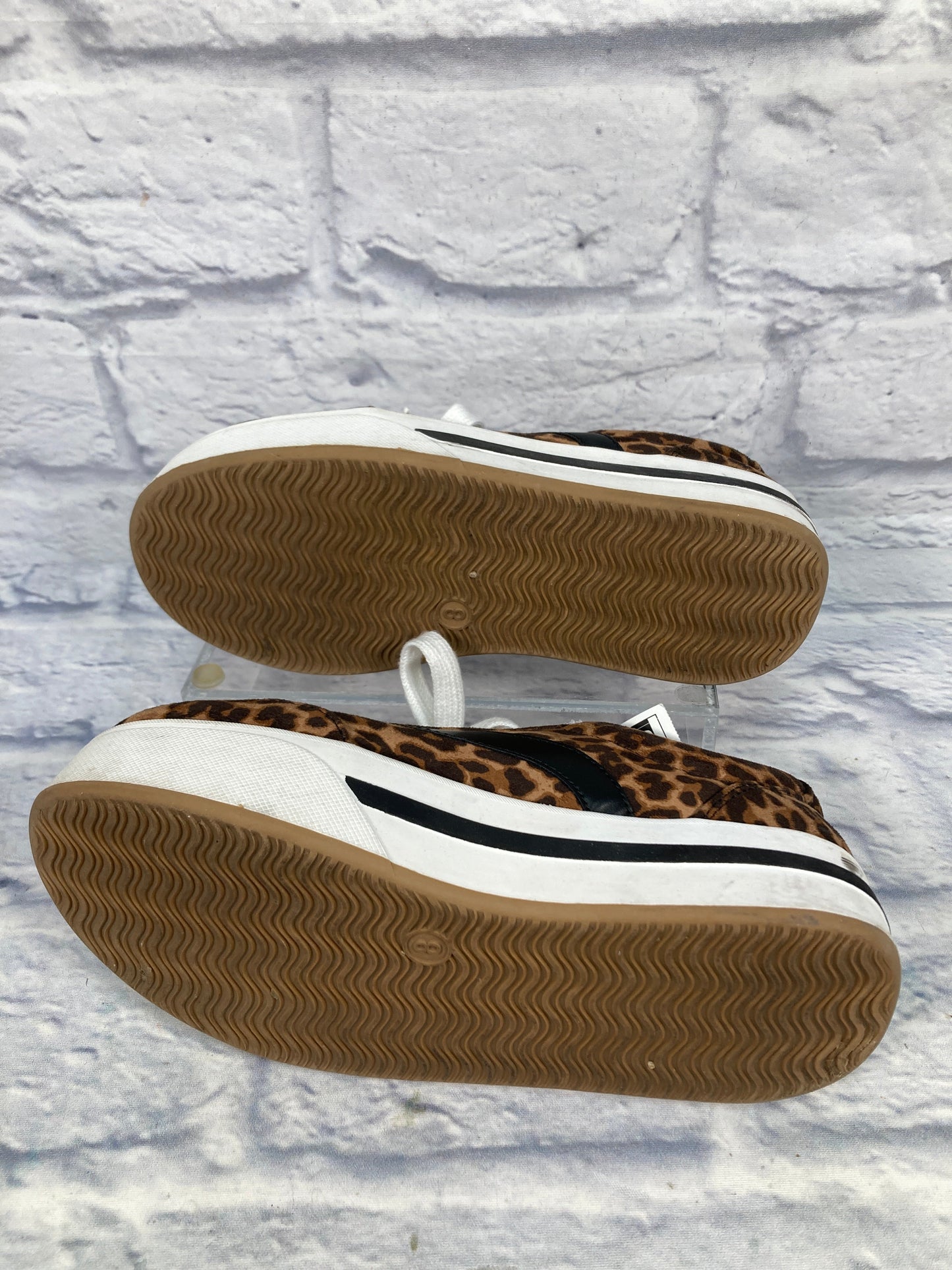 Animal Print Shoes Sneakers Platform Clothes Mentor, Size 8