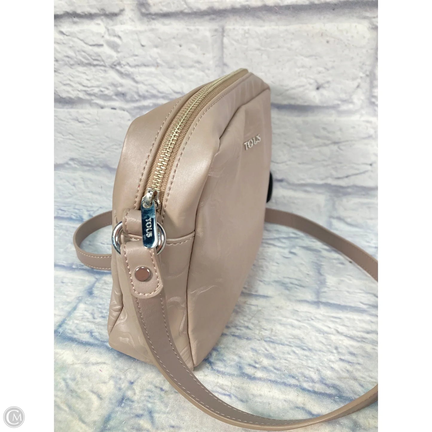 Crossbody By Clothes Mentor, Size: Medium