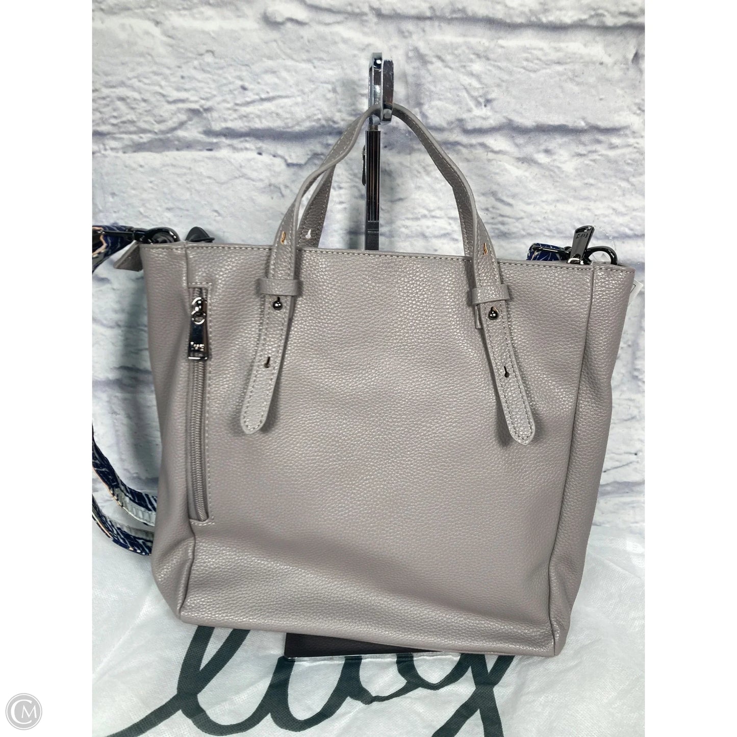 Handbag By Lug, Size: Medium