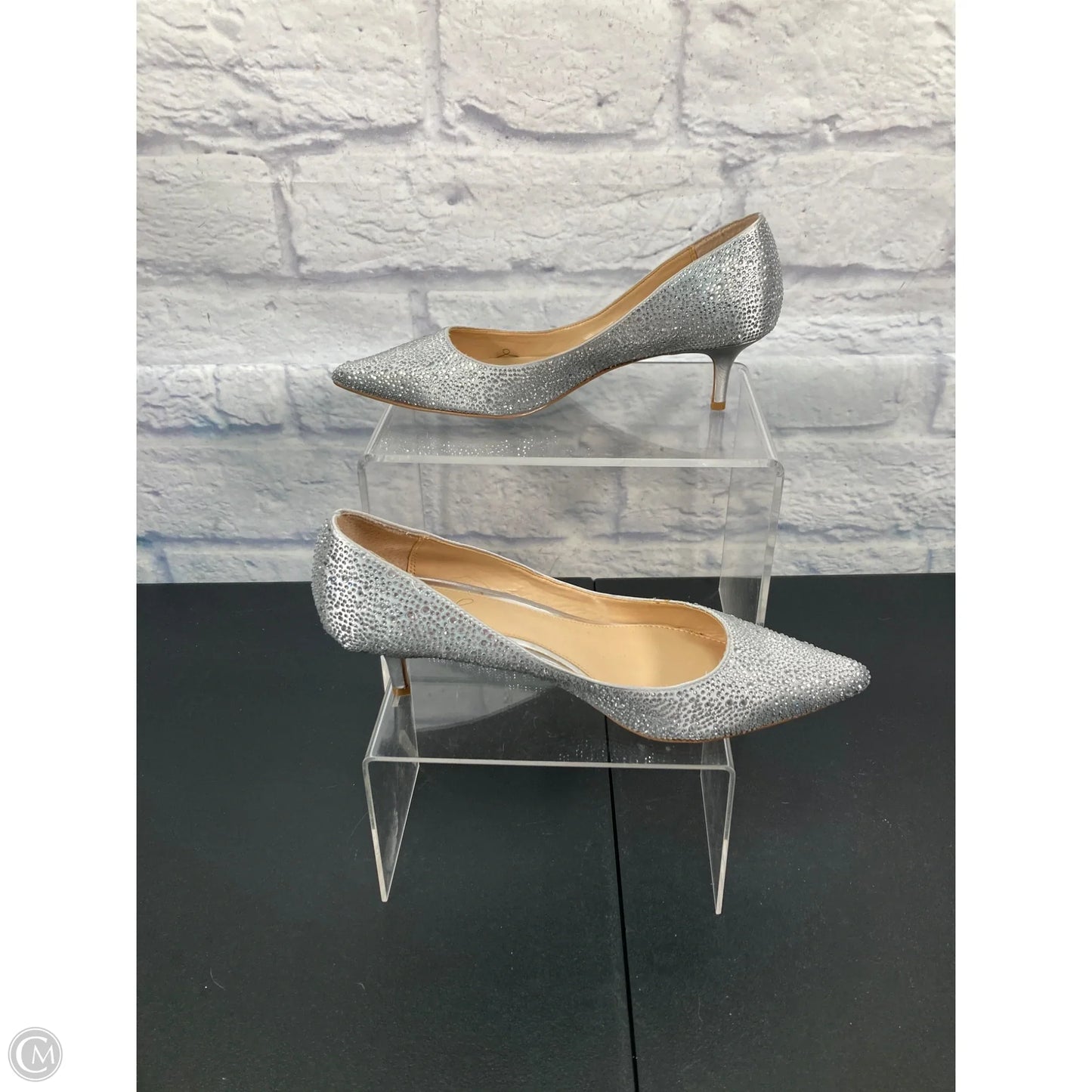 Shoes Heels Kitten By Clothes Mentor In Silver, Size: 9.5