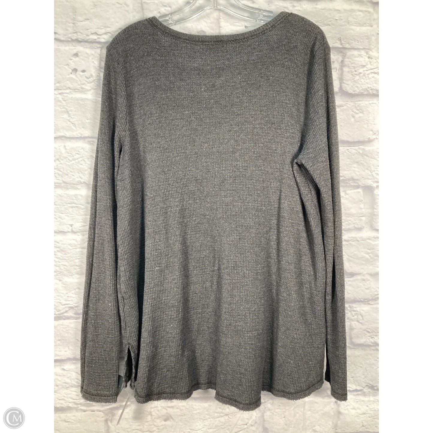 Top Long Sleeve By T.la In Grey, Size: M