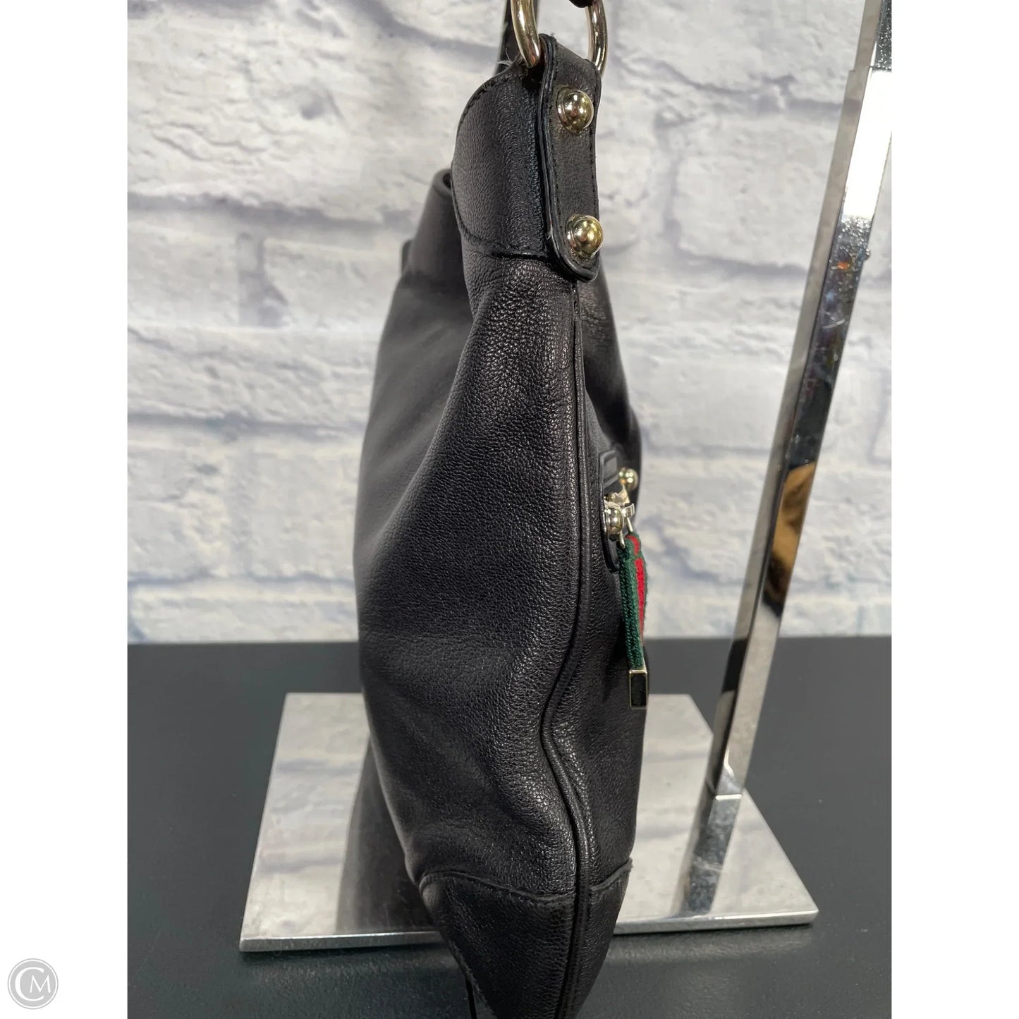 Handbag Luxury Designer By Gucci, Size: Medium
