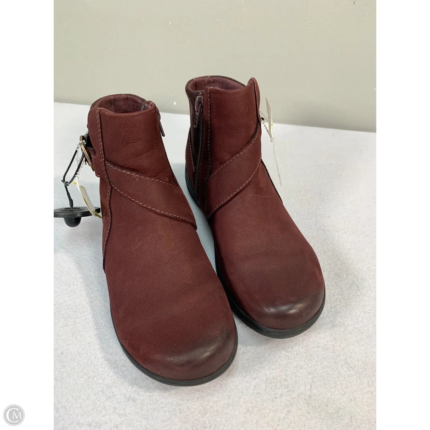 Boots Ankle Flats By Clarks In Maroon, Size: 7