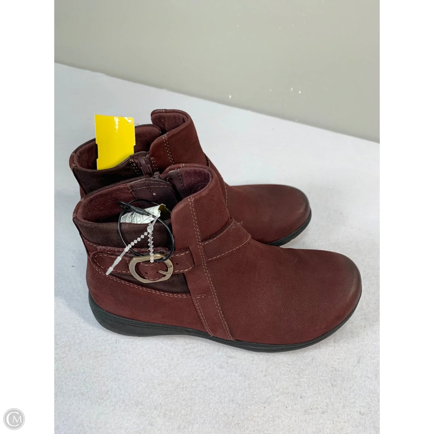Boots Ankle Flats By Clarks In Maroon, Size: 7