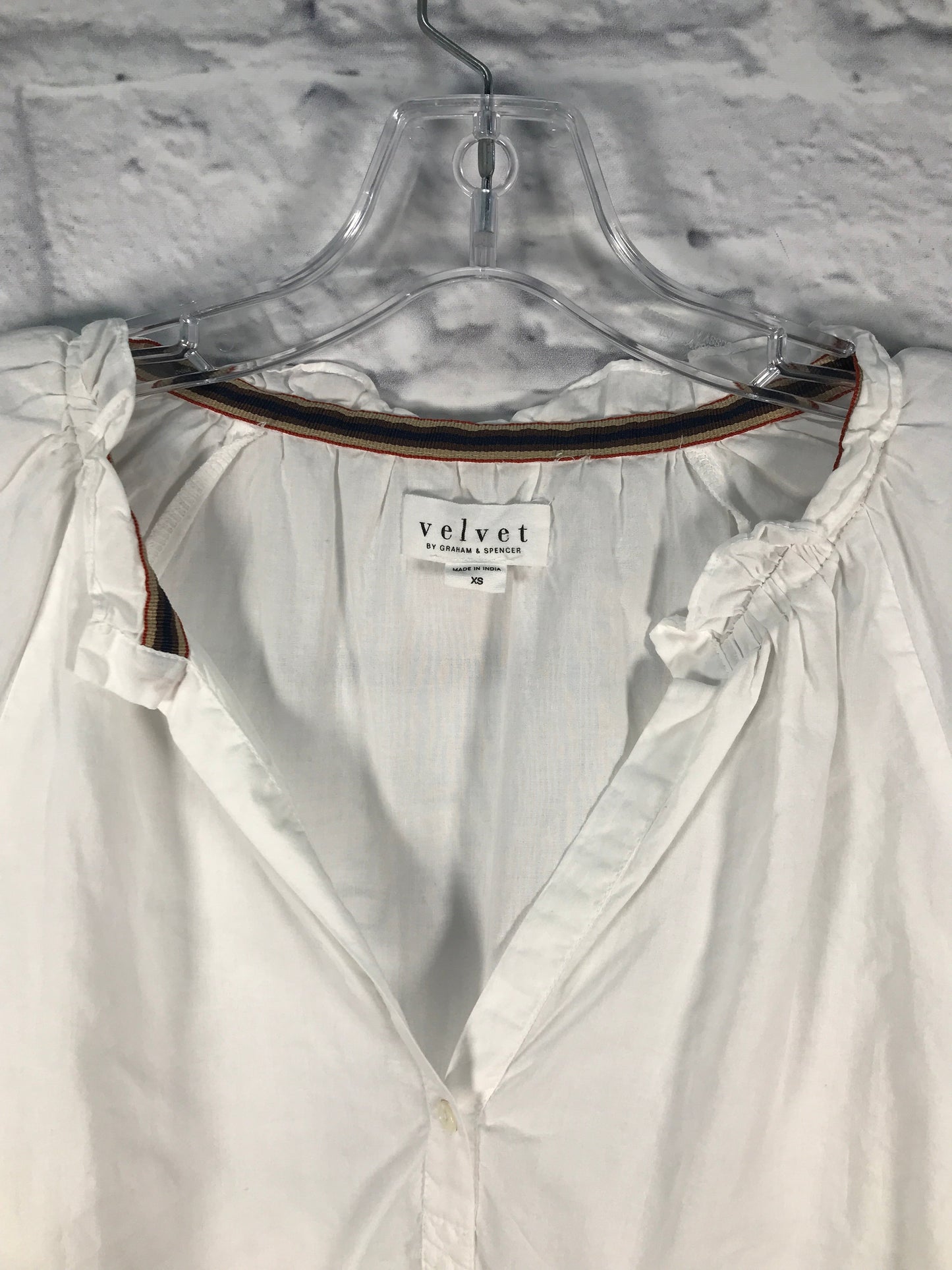 Top Long Sleeve By Velvet In White, Size: Xs