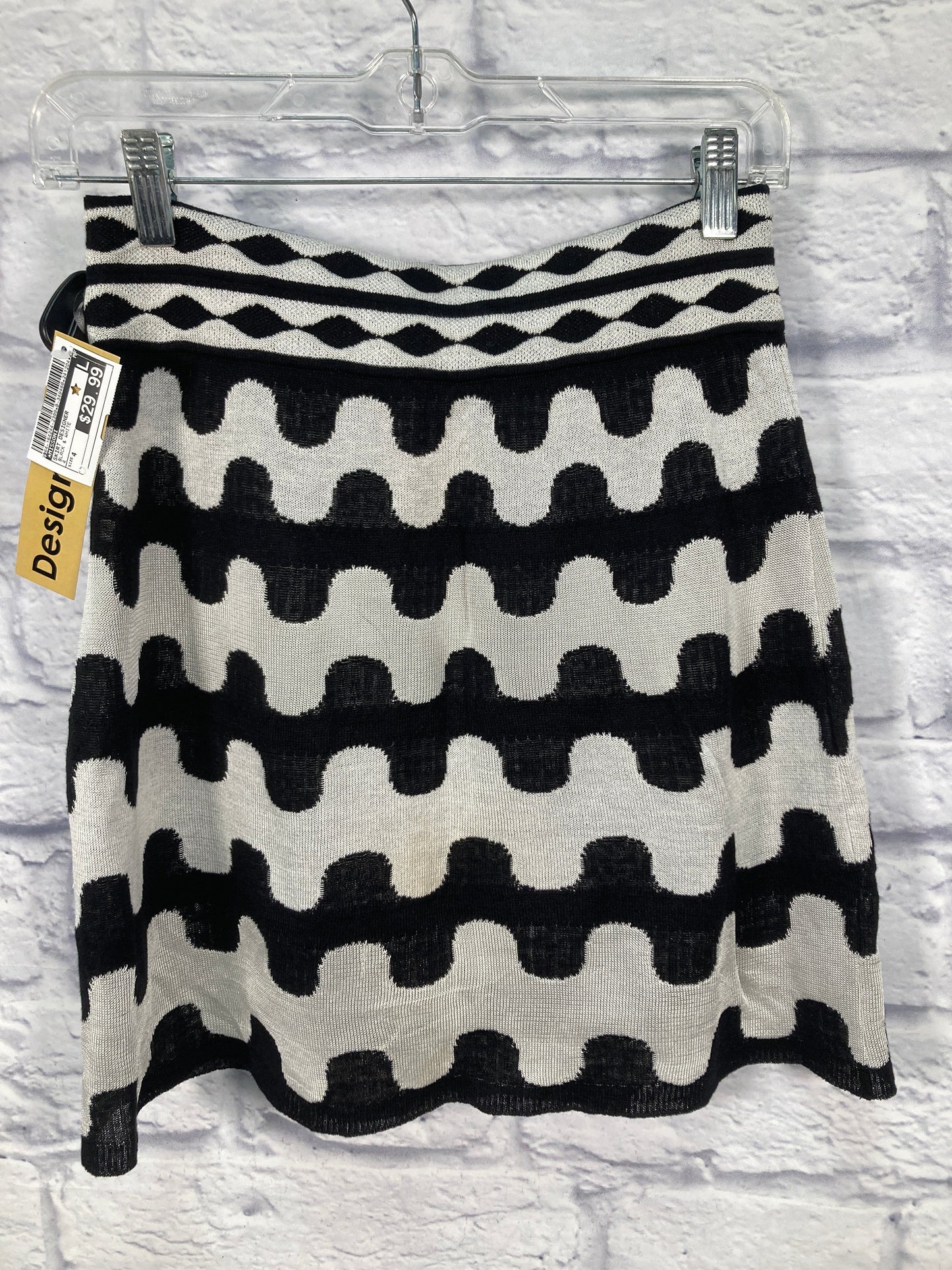 Skirt Designer By Missoni In Black & White, Size: 4