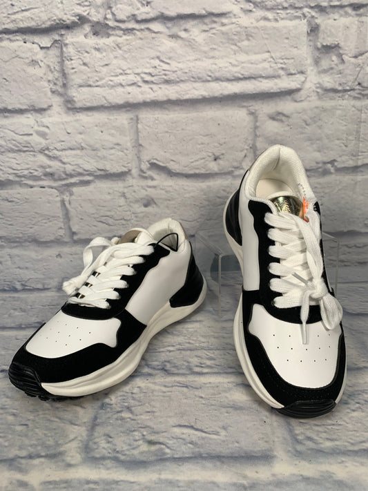 Shoes Sneakers By Vintage Havana In Black & White, Size: 7.5