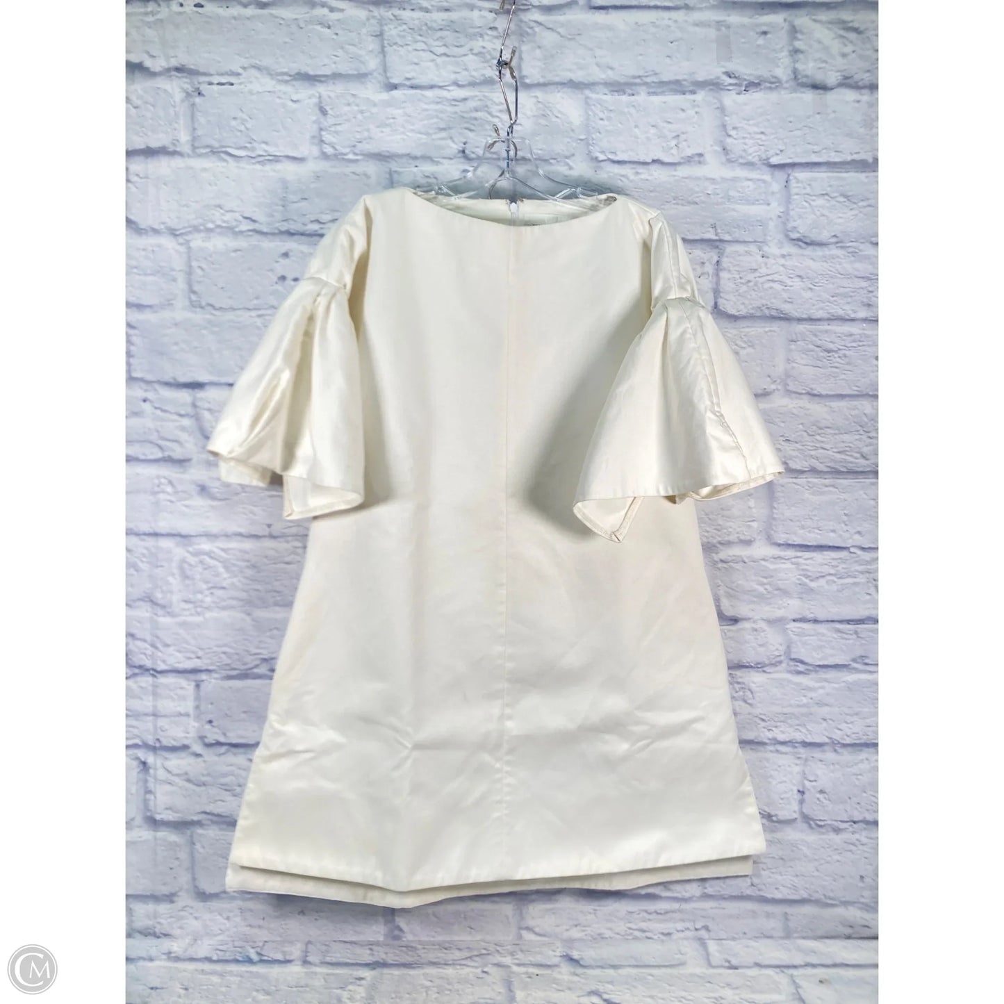 Dress Party Short By Clothes Mentor In Cream, Size: S