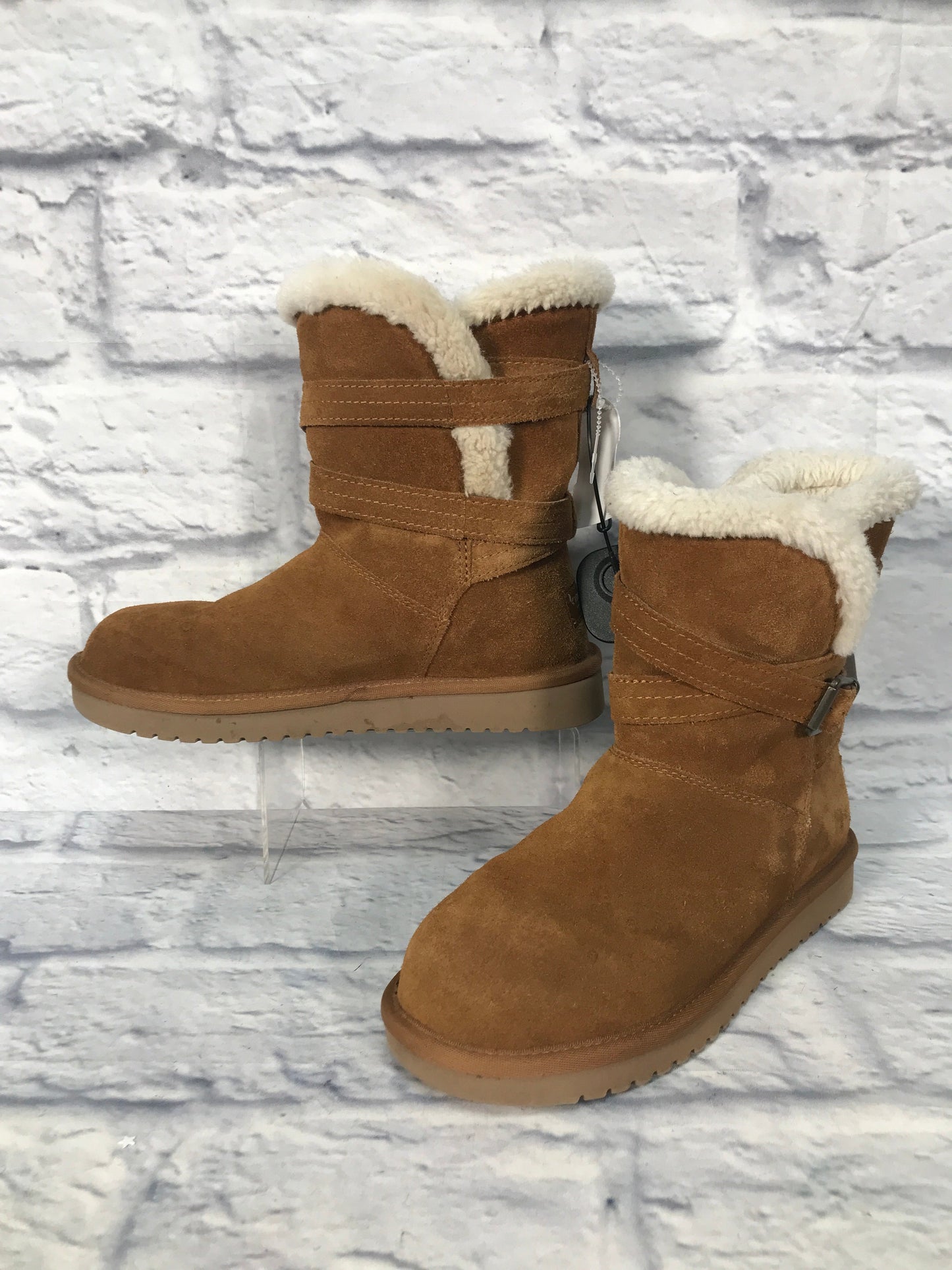 Boots Snow By Koolaburra By Ugg In Brown, Size: 6