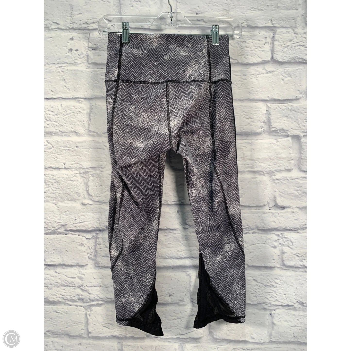 Athletic Leggings Capris By Lululemon In Grey, Size: S