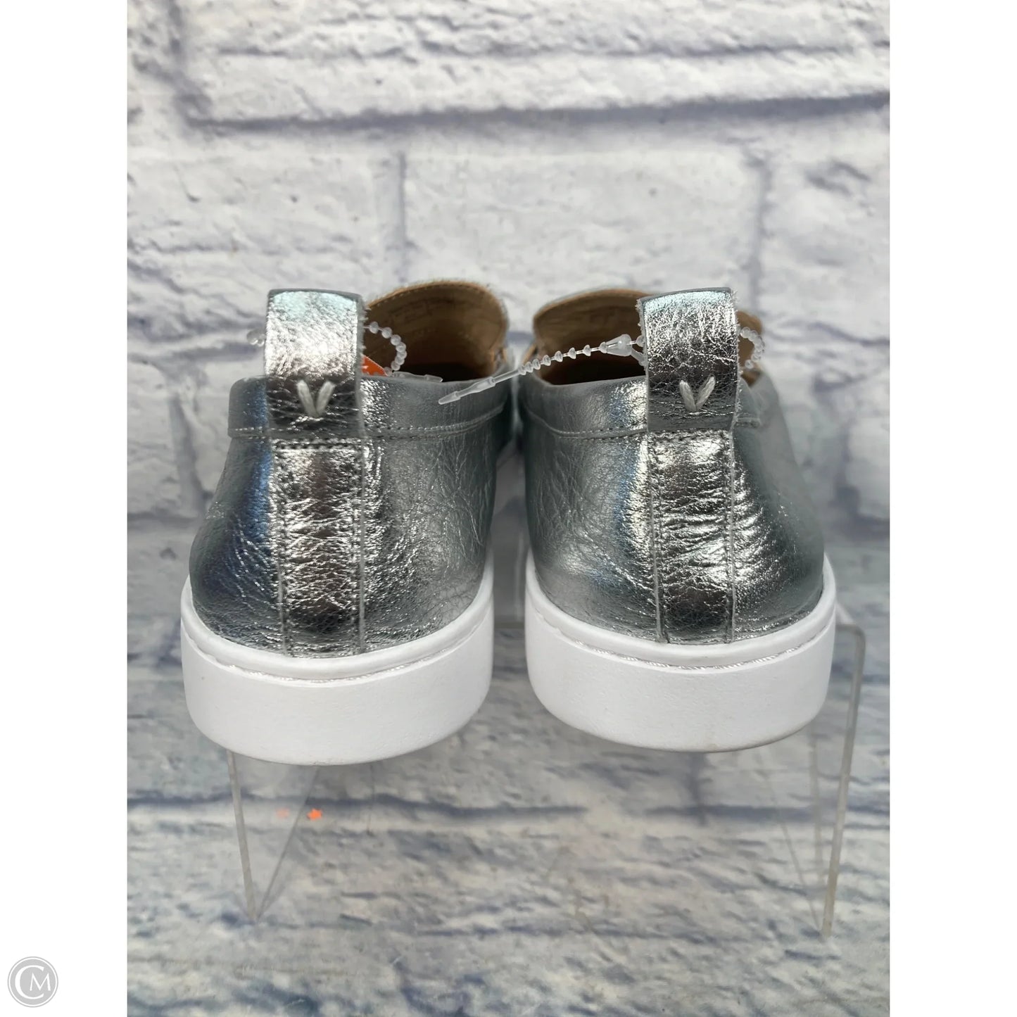 Shoes Sneakers By Vionic In Silver, Size: 8