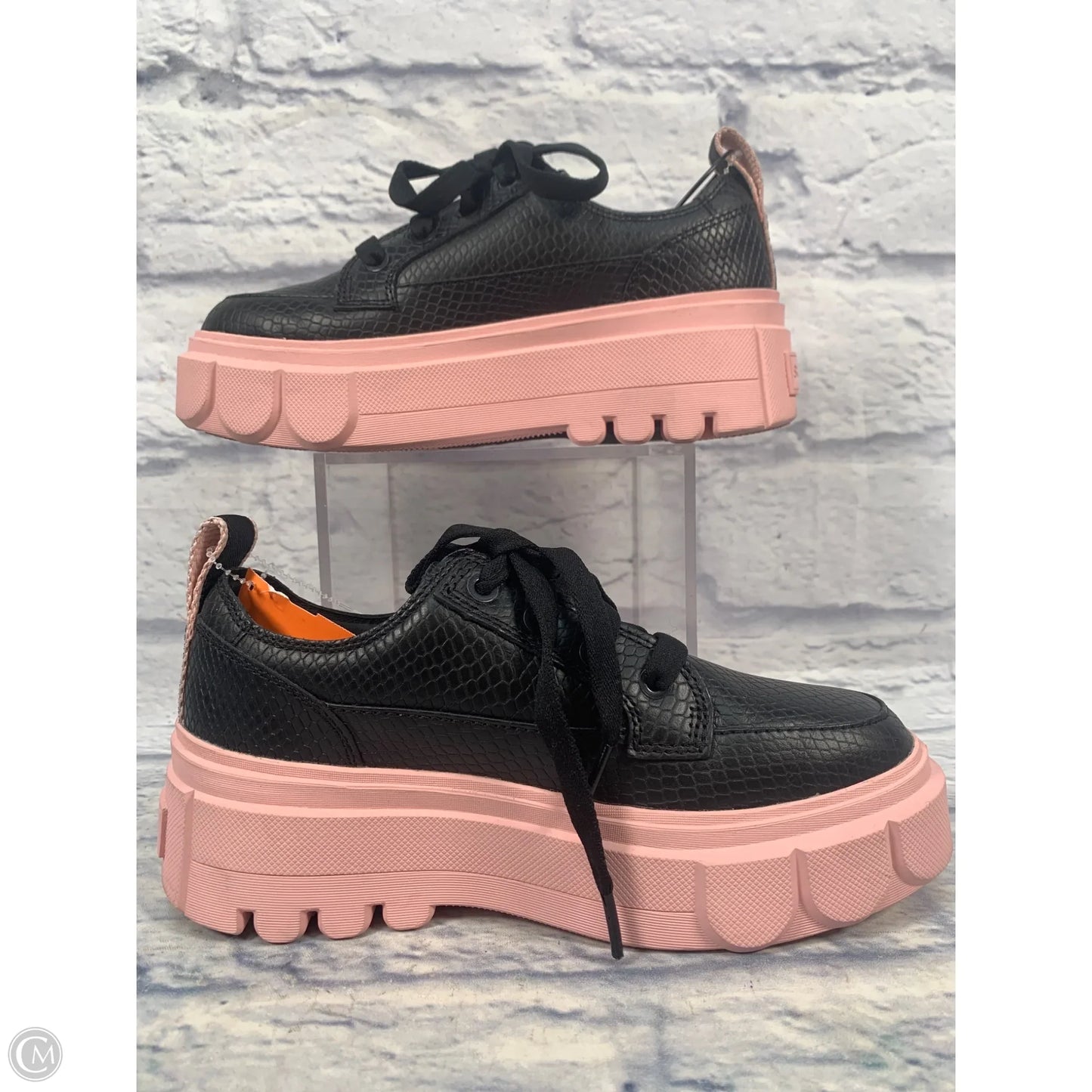 Shoes Sneakers By Sorel In Black & Pink, Size: 6.5