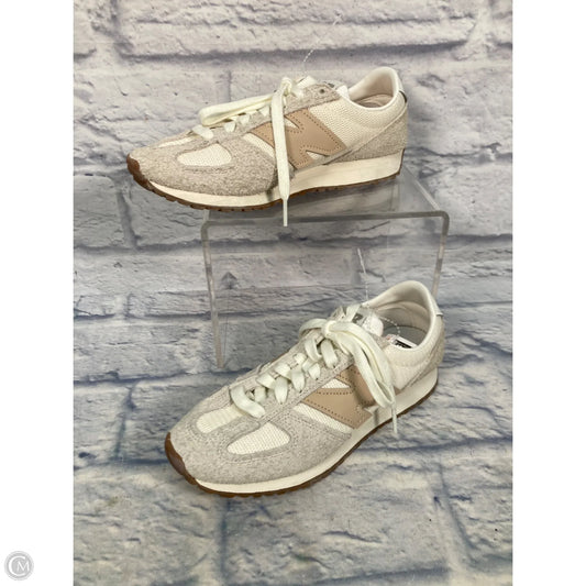 Shoes Sneakers By New Balance In Cream & Grey, Size: 7