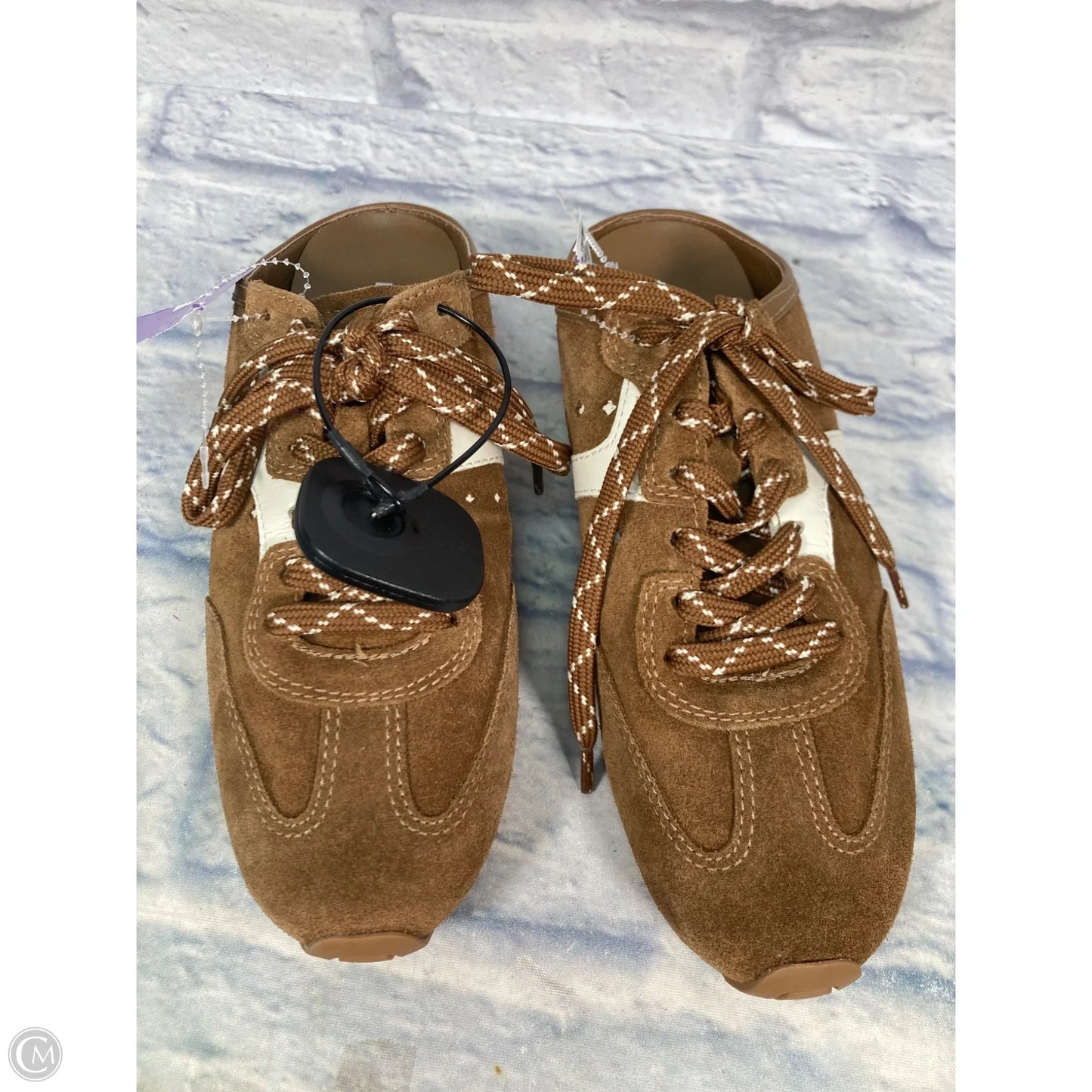 Shoes Sneakers By Clothes Mentor In Brown & White, Size: 8