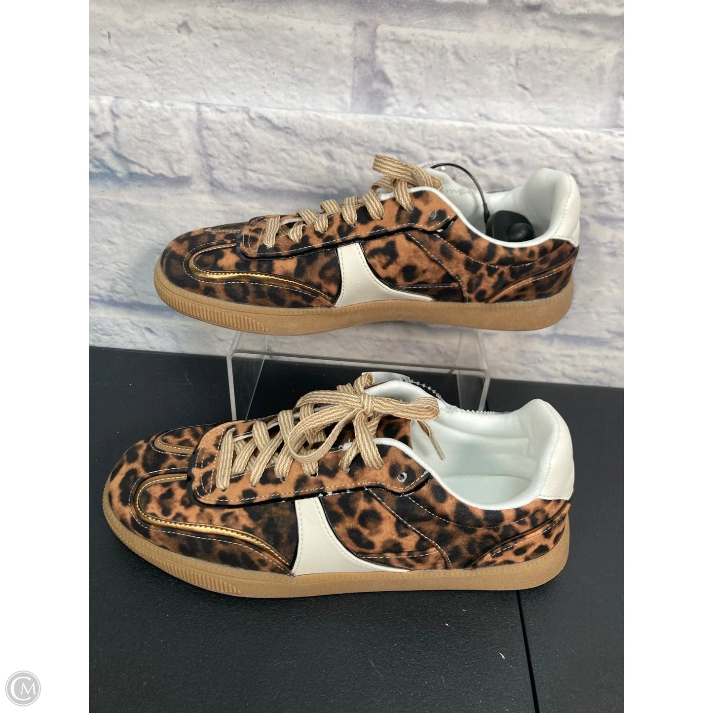 Shoes Sneakers By Clothes Mentor In Animal Print, Size: 7