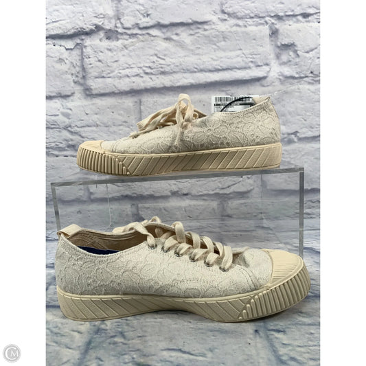 Shoes Sneakers By Clothes Mentor In Cream, Size: 7.5